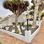 Blue Oasis شقة تاكورونتي